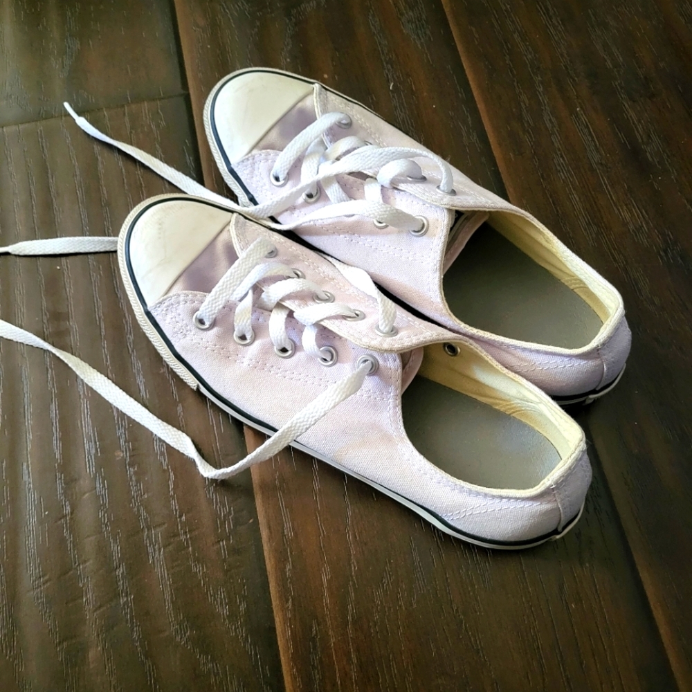 White Converse Women's size 7